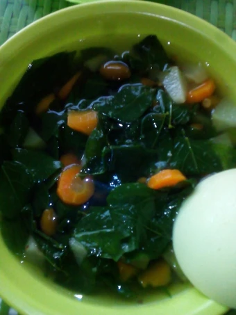 Cara Gampang Membuat Resep  Sayur bening daun katuk yang Enak, Sempurna