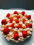 Tarte sans pâte aux fraises et sésame