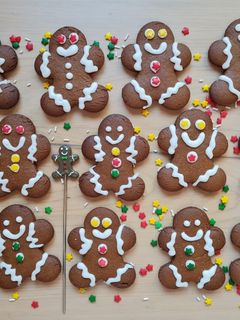 Una foto de Galletitas navideñas 🤶🏻 (los monstruitos de Mate Amargo 😅)