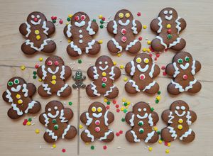 Una foto de Galletitas navideñas 🤶🏻 (los monstruitos de Mate Amargo 😅)