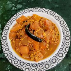 A picture of Sweet and sour Ash Gourd Curry.