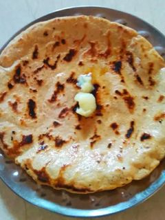 જુવાર નો રોટલો (Jowar Rotlo Recipe In Gujarati) રેસીપી મુખ્ય ફોટો