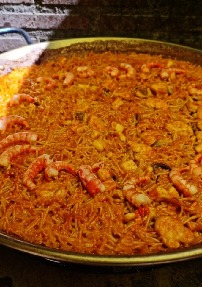Una foto de Fideuá con fideo fino 🦐🦐🦐🦐