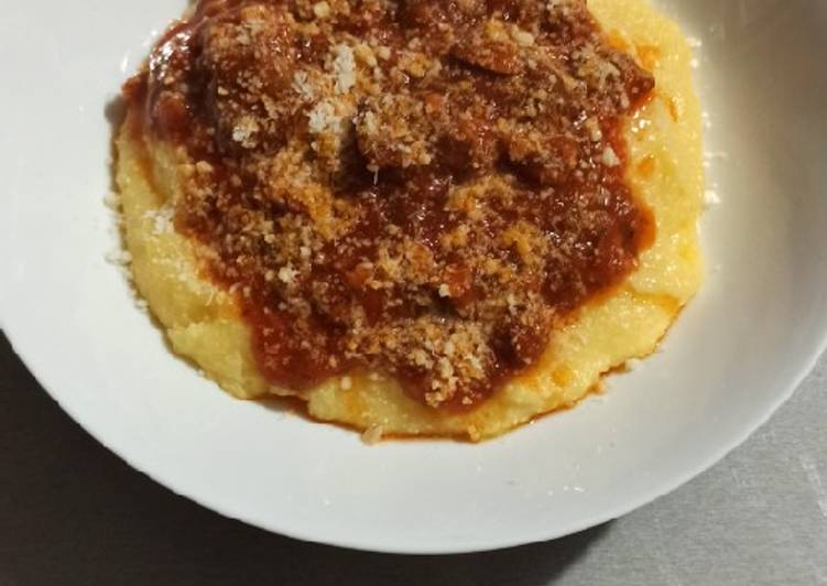 Ricetta Polenta Con Sugo Di Funghi E Salsiccia Di Roberta Maniinpasta Cookpad