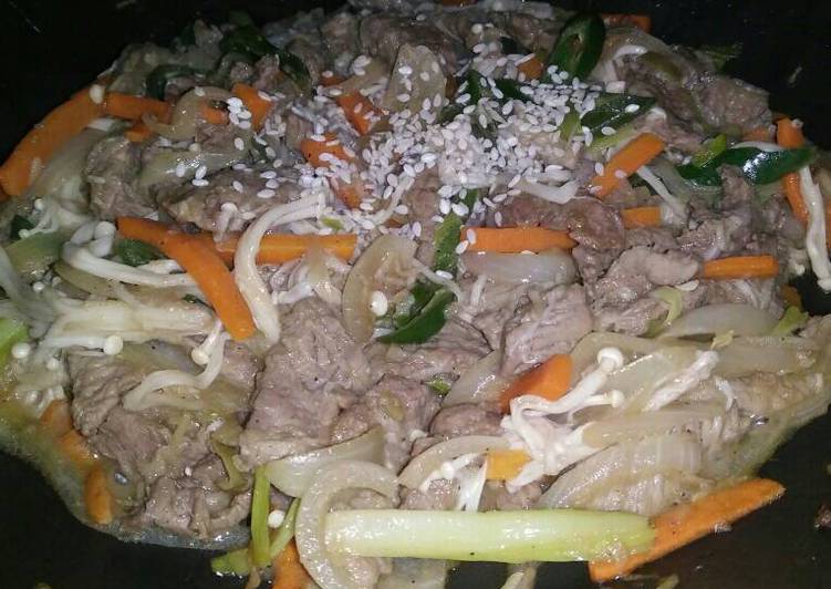 Korean stir-fried beef - Bulgogi (불고기)