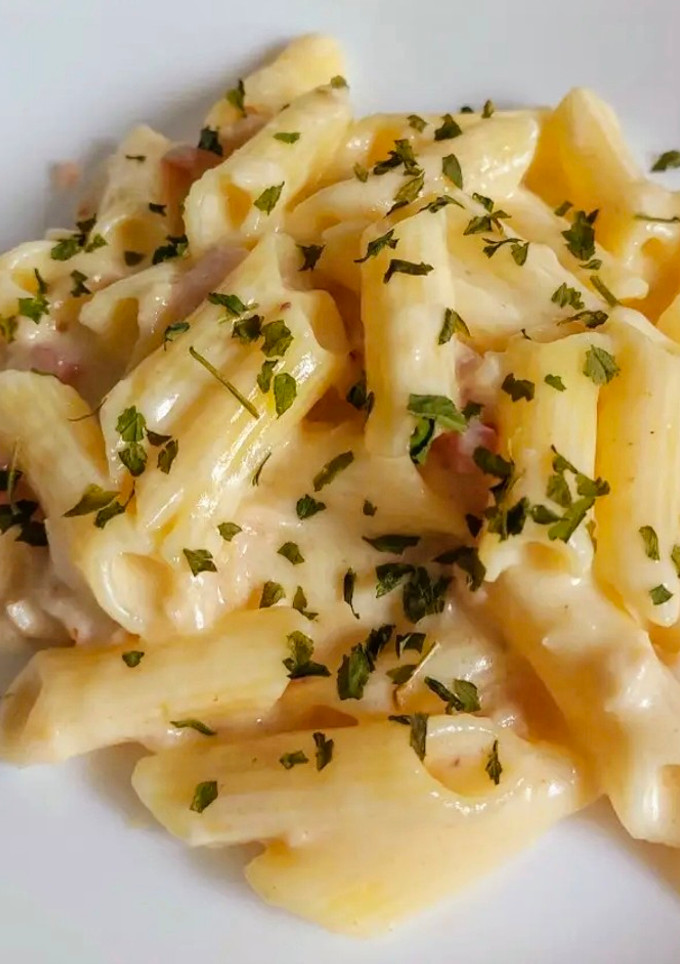 Una foto de Pasta en salsa Alfredo