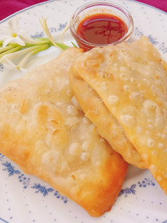 नूडल्स समोसा (Noodles samosa recipe in Hindi) रेसिपी मुख्य फोटो