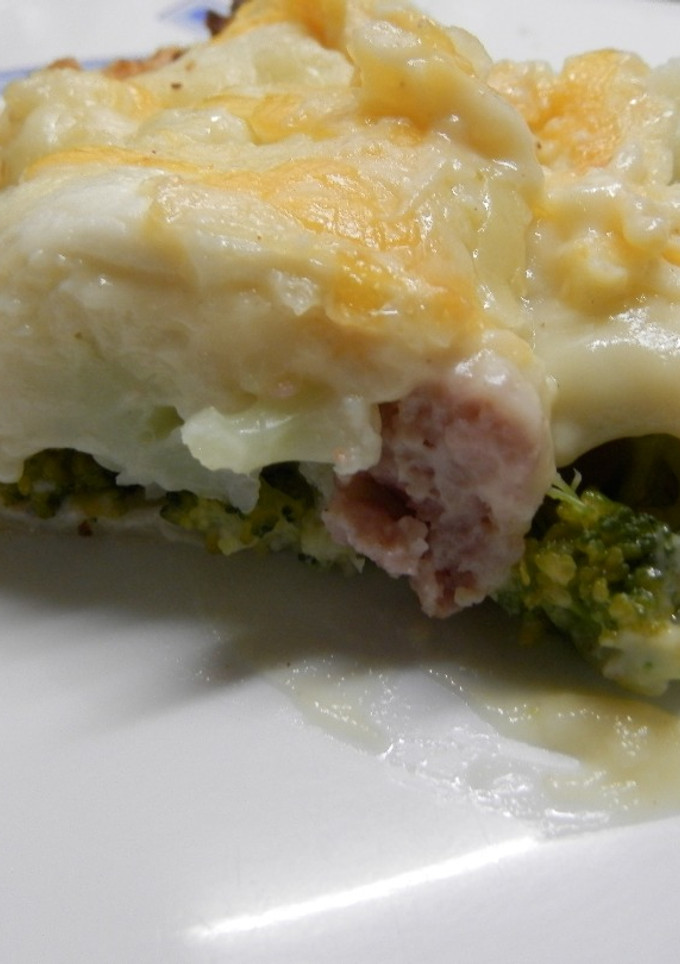 Una foto de Pastel de brecol y coliflor