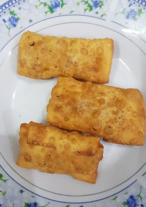 A picture of Chicken pockets.