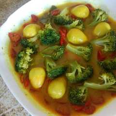 A picture of Gulai Brokoli Telur Puyuh (tanpa santan).