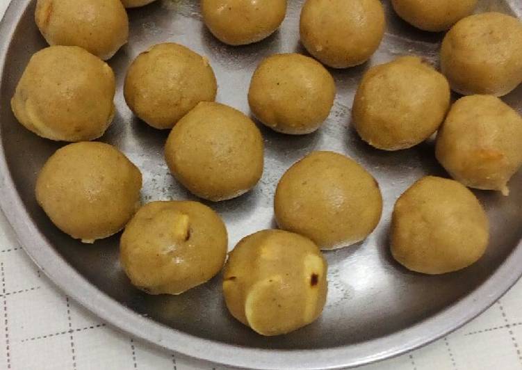 Recipe of Quick Whole wheat ghee laddoo