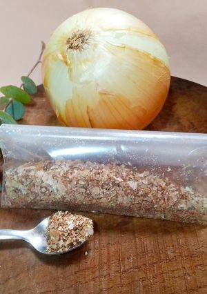 Una foto de Cáscaras de cebolla deshidratadas para sazonar