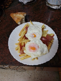Una foto de Huevos rotos a mi manera
