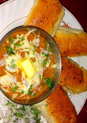 चीज़ पाव भाजी (Cheese pav bhaji recipe in hindi) रेसिपी मुख्य फोटो