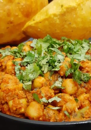 A picture of Chana Tikka Masala.