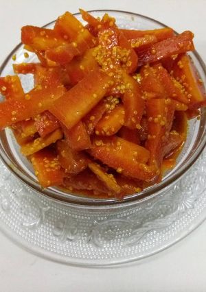 A picture of Instant carrot pickle.