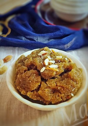 A picture of Wheat flour jaggery halwa.