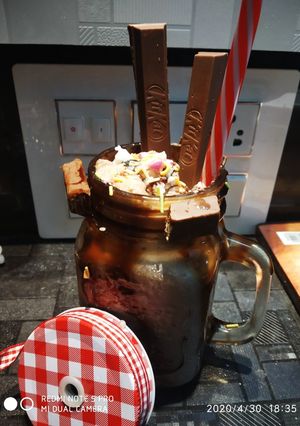 A picture of KitKat Chocolate Freak Shake.