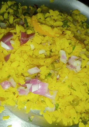 पोहा (poha recipe in hindi) रेसिपी मुख्य फोटो