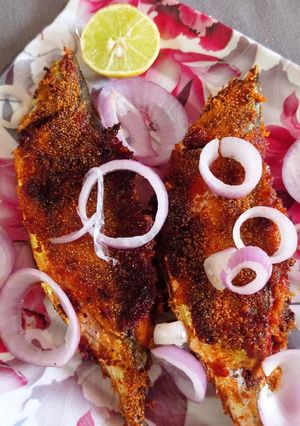 रेषाडॉ बांगडा (bangda recipe in marathi) रेसिपी चे मुख्य फोटो
