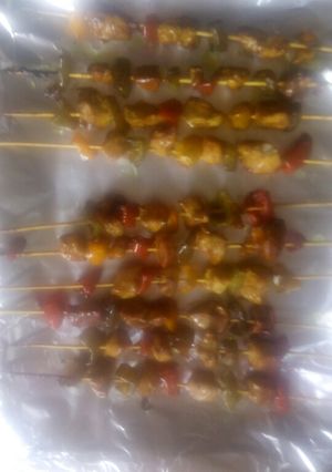 A picture of Chicken in skewers.