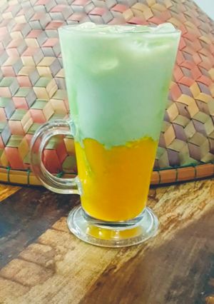 Gambar Iced Mango Matcha Latte