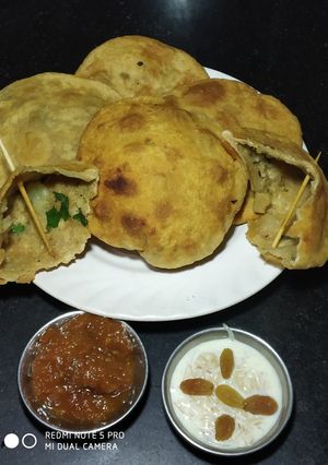 आलू की पूरी (aloo ki puri recipe in hindi) रेसिपी मुख्य फोटो