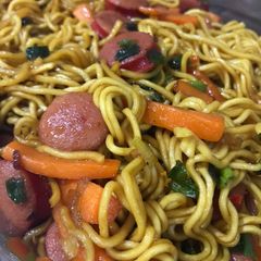 A picture of Kids’ favourite simple stir fry egg noodle.