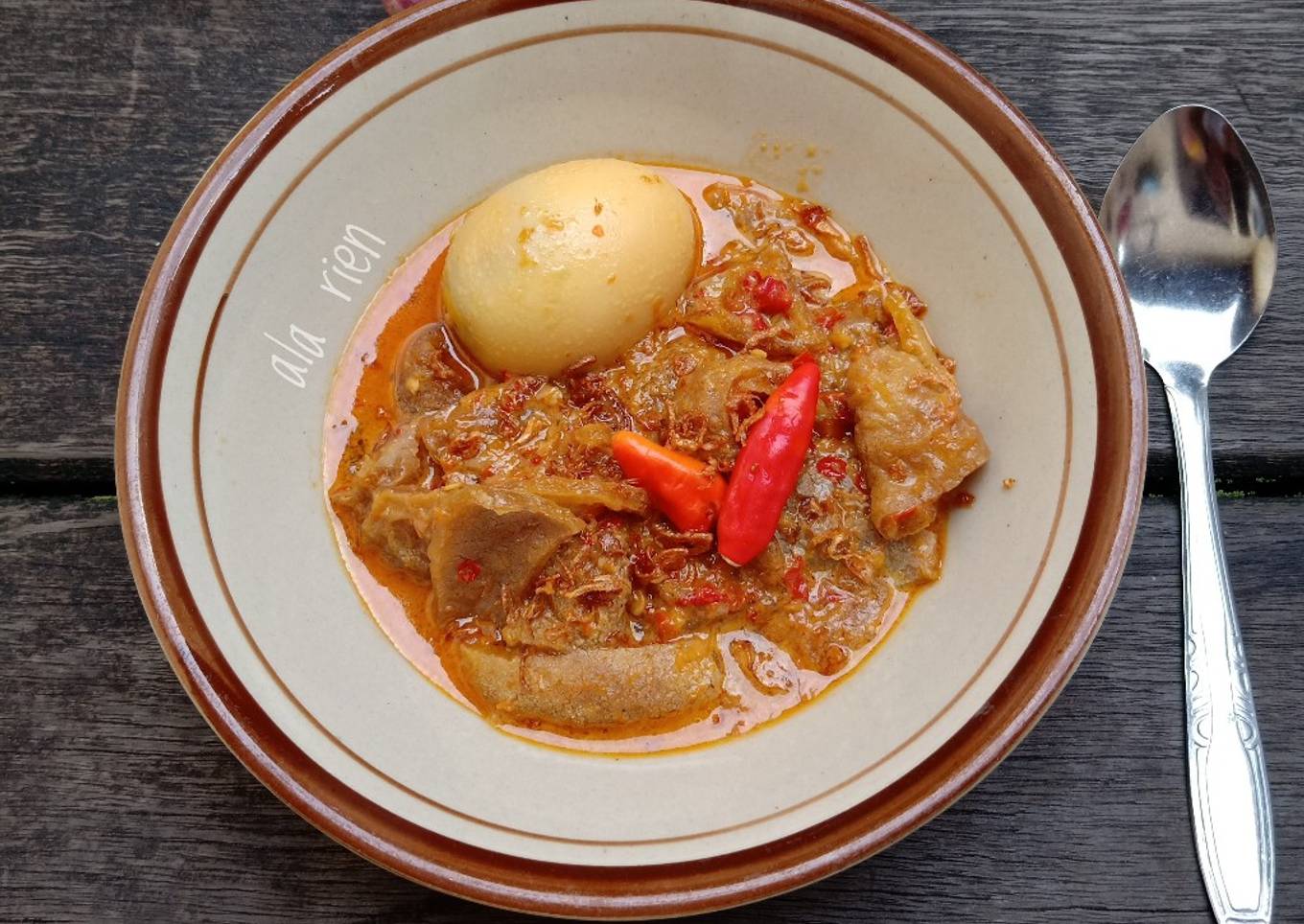 Pelalah Kerupuk Kulit Sapi & Telur Khas Lombok