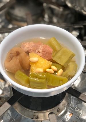 Hình của món Sườn non hầm khổ qua, thơm, sung khô và đậu nành - Slow cooker.
