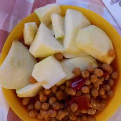 A picture of Green apples with moroccan style chickpeas.
