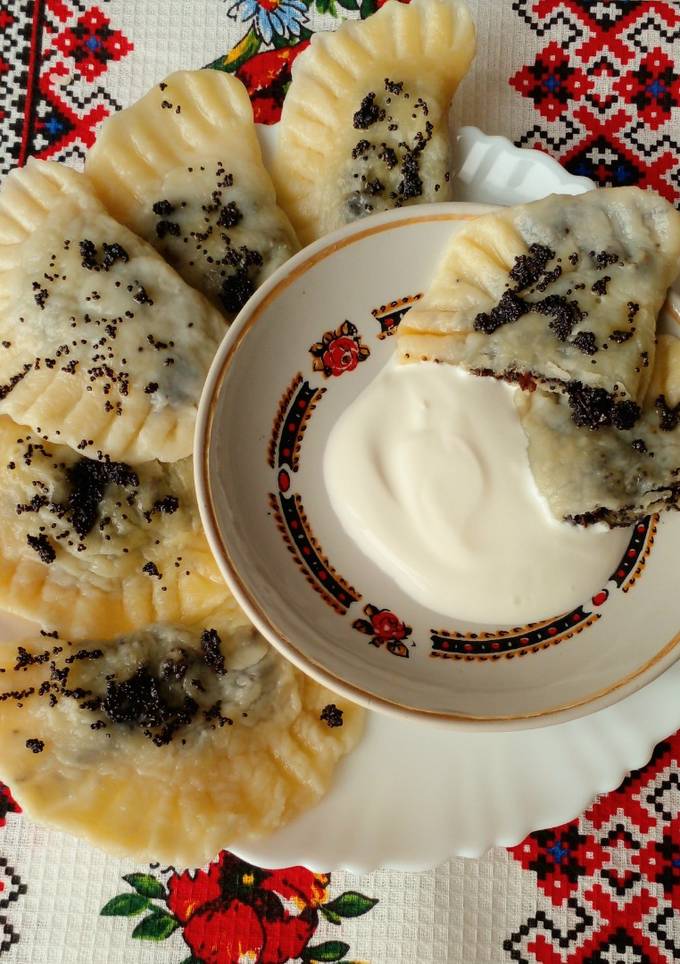 Варенички з маком і родзинками😋