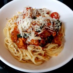 A picture of My Medditeranean Tasting Chicken with Spaghetti. 😅.