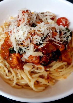 A picture of My Medditeranean Tasting Chicken with Spaghetti. 😅.