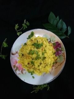 कांदा पोहा (kanda poha recipe in Hindi) रेसिपी मुख्य फोटो