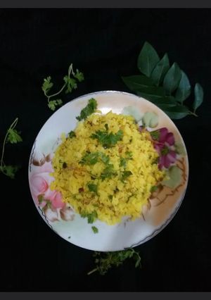 कांदा पोहा (kanda poha recipe in Hindi) रेसिपी मुख्य फोटो
