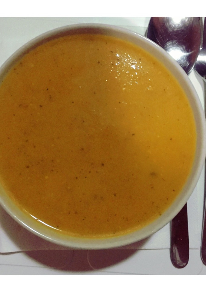 Una foto de Crema de verduras con boniato