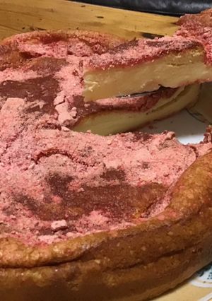 Une photo de Gâteau bi-couche aux pralines roses