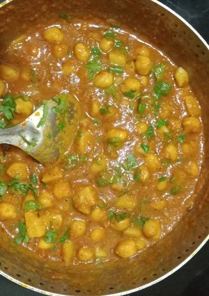 છોલે (Chhole Recipe In Gujarati) રેસીપી મુખ્ય ફોટો