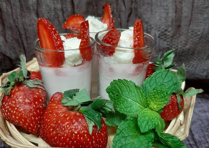 Bagaimana Menyiapkan Strawberry Silky Puding, Enak Banget