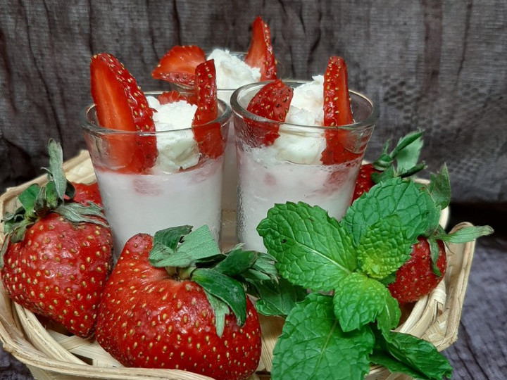 Bagaimana Menyiapkan Strawberry Silky Puding, Enak Banget