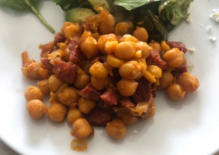 How to Prepare Quick Garbanzos with chorizo