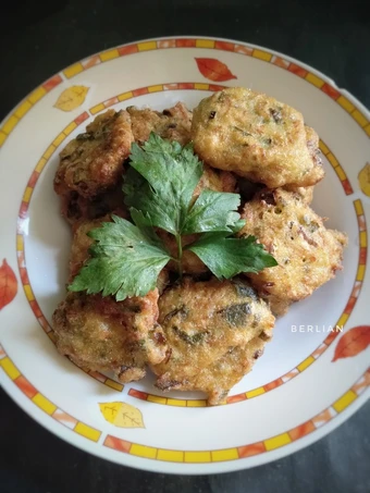 Langkah Gampang Membikin Resep Bakwan teri Medan yang  Bikin Ketagihan Anti Ribet, Uenak Banget