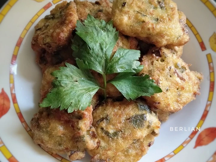 Langkah Gampang Membikin Resep Bakwan teri Medan yang  Bikin Ketagihan Anti Ribet, Uenak Banget