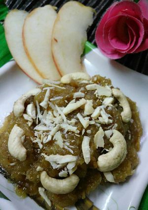 एप्पल हल्वा (Apple halwa recipe in hindi) रेसिपी मुख्य फोटो