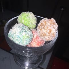 A picture of Coconut ladoo (Indian sweets).