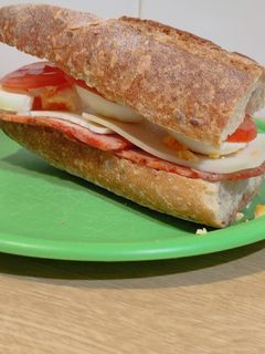 Una foto de Bocadillo contundente