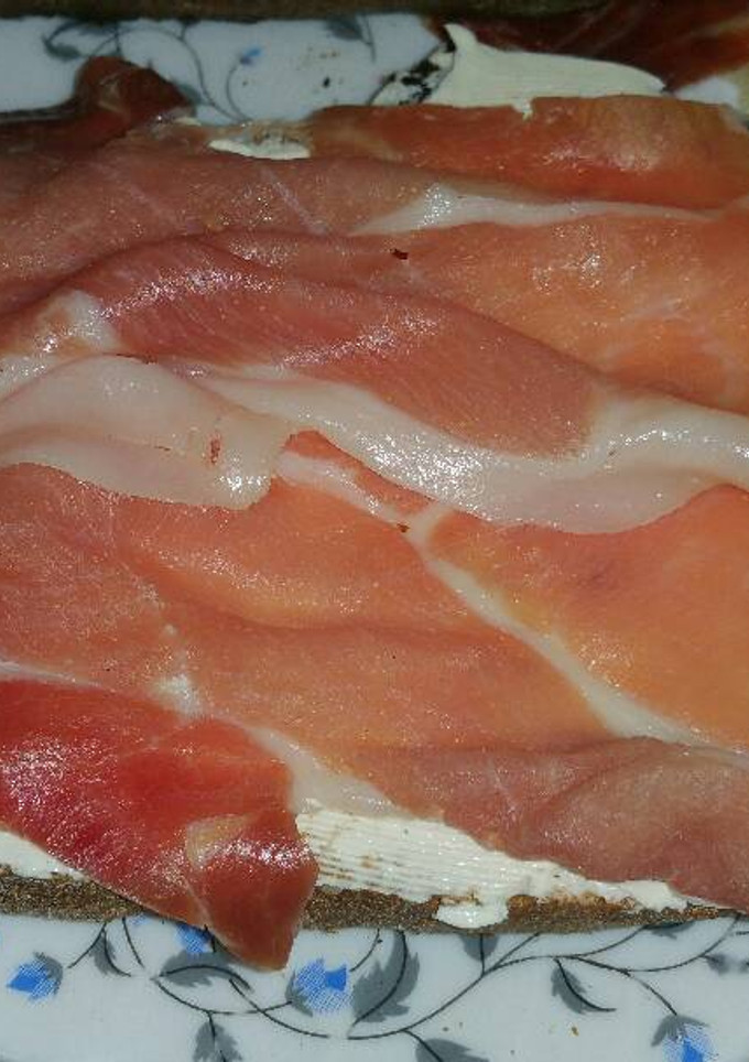 Una foto de Rebanada de Pan payes con Jamón y Queso philadelphia😋😋