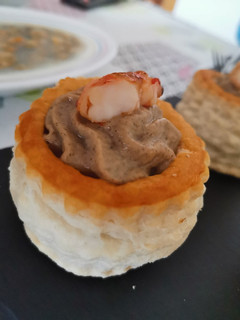 Una foto de Volovanes con mousse de pescado