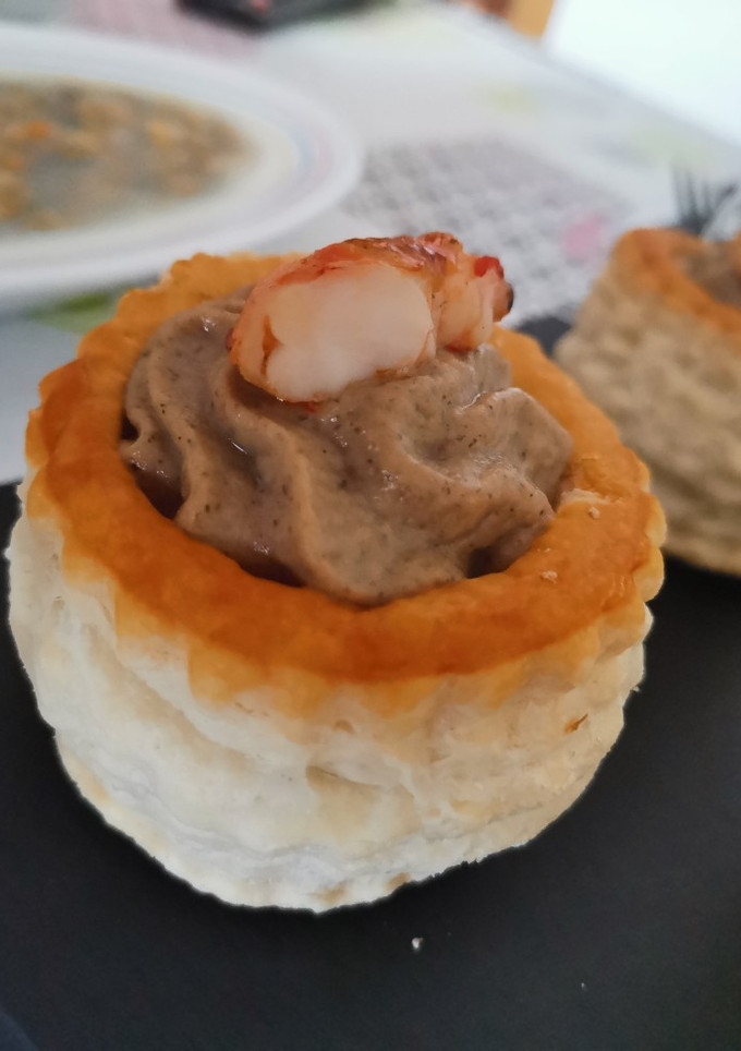 Una foto de Volovanes con mousse de pescado